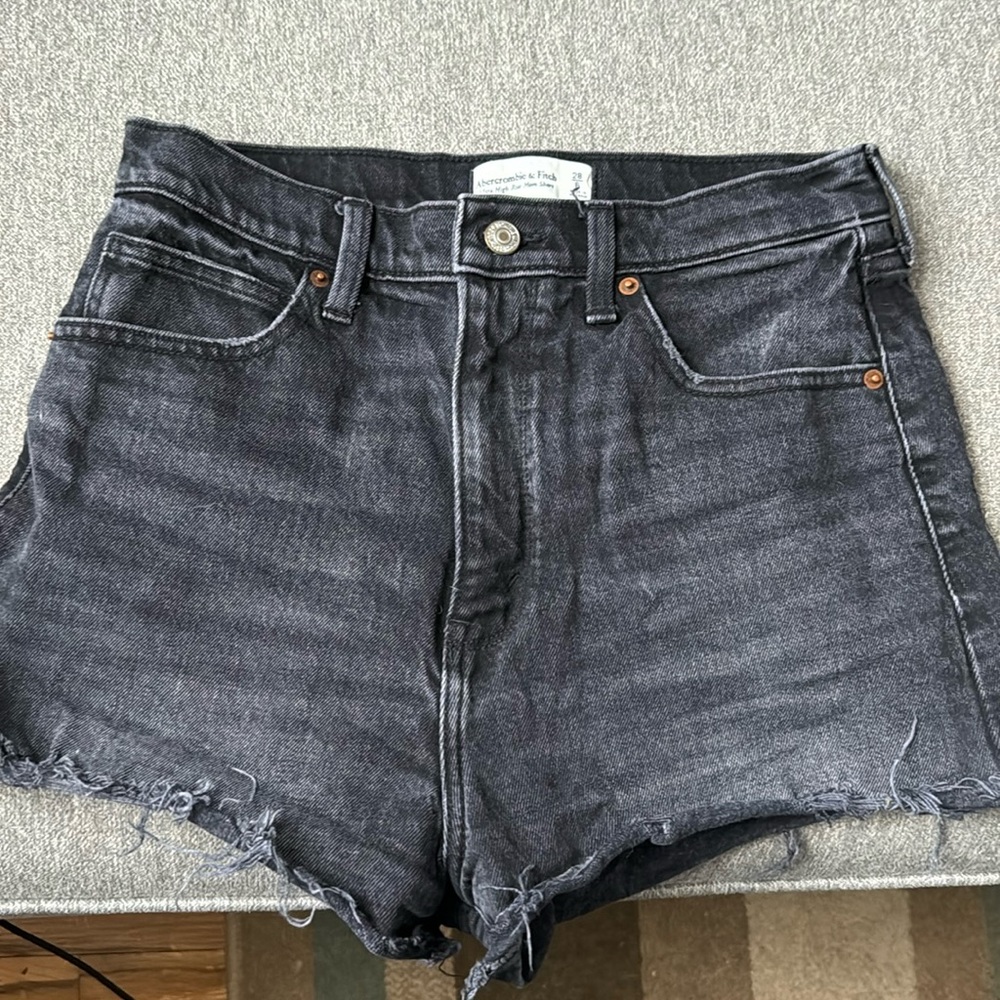 Abercrombie Ultra High Rise Mom Short